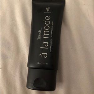 Younique cream to powder luminizer highlight